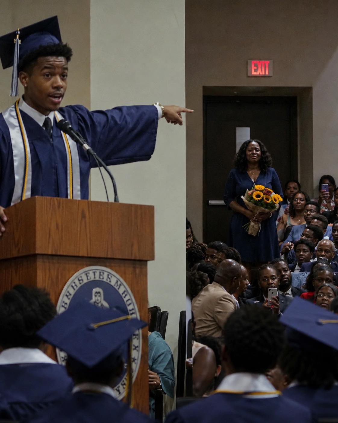 MY EX-HUSBAND’S NEW WIFE THOUGHT SHE COULD PUSH ME TO THE BACK OF MY OWN SON’S GRADUATION — UNTIL MY SON TOOK THE MICROPHONE AND SAID SOMETHING NO ONE IN THE ROOM WAS READY TO HEAR.